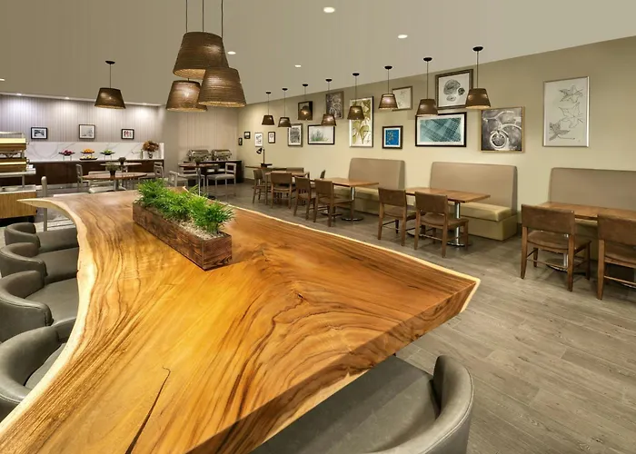 Element Toronto Airport Hotel Mississauga